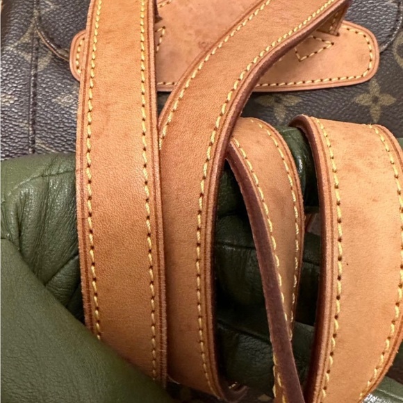 Louis Vuitton Montsouris MM Backpack - Picture 10 of 12